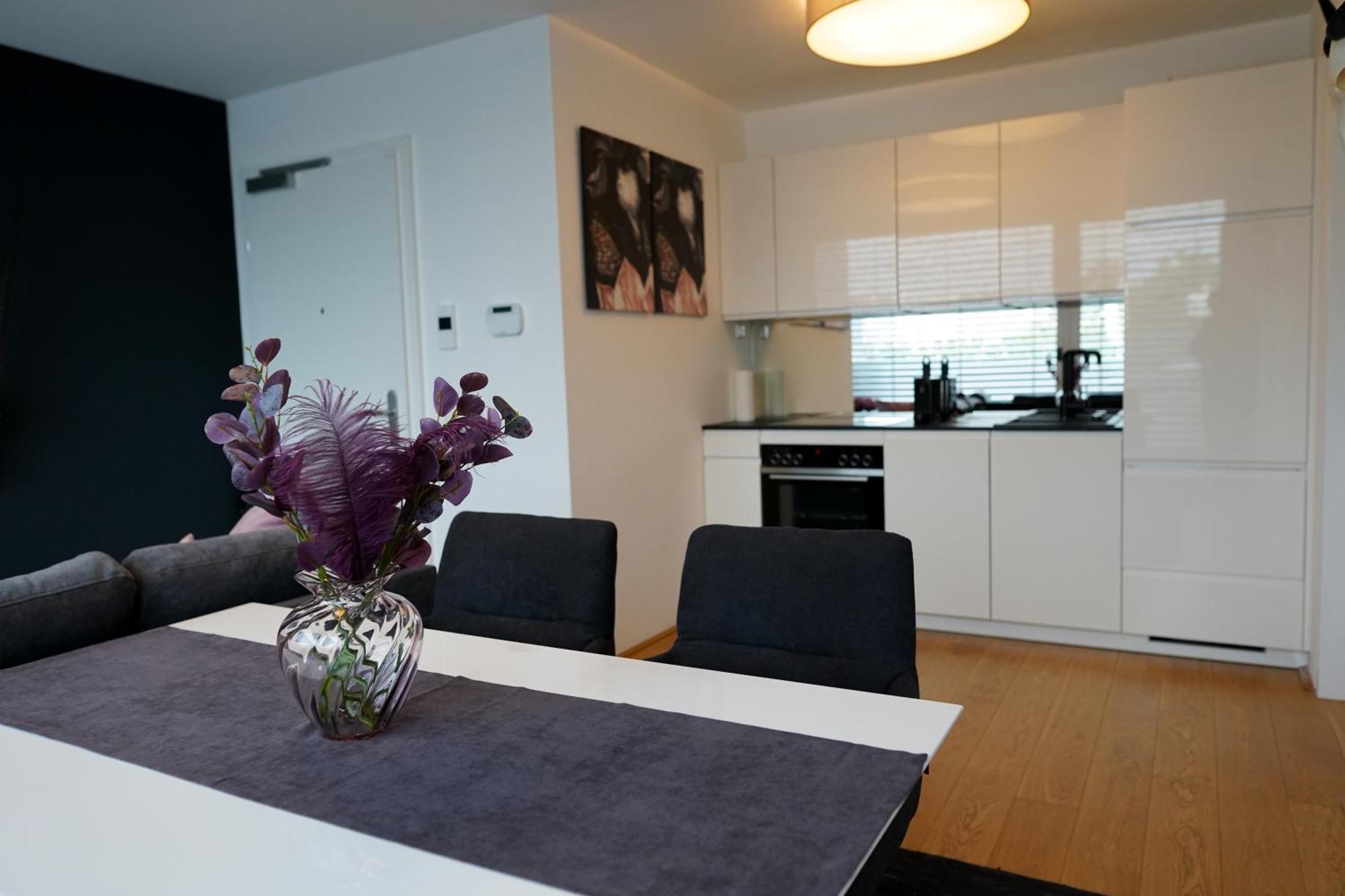 Modern Stylish Design Apartment With Free Parking Emily فيينا المظهر الخارجي الصورة